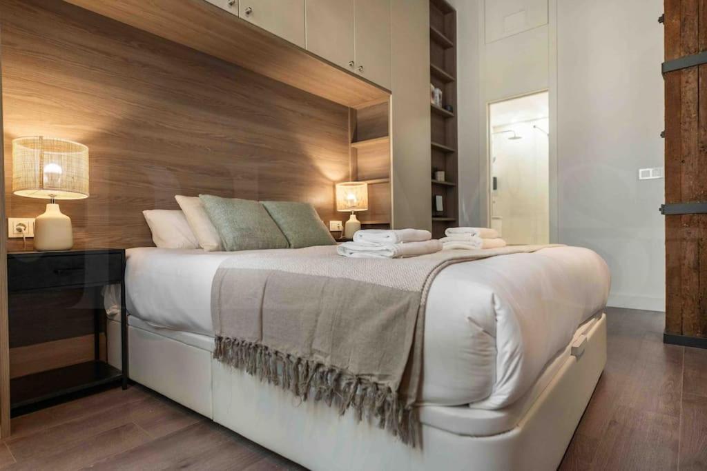 Eclectic & Elegant Apartment By Rems มาลากา ภายนอก รูปภาพ