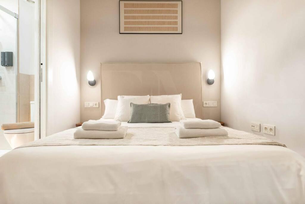 Eclectic & Elegant Apartment By Rems มาลากา ภายนอก รูปภาพ